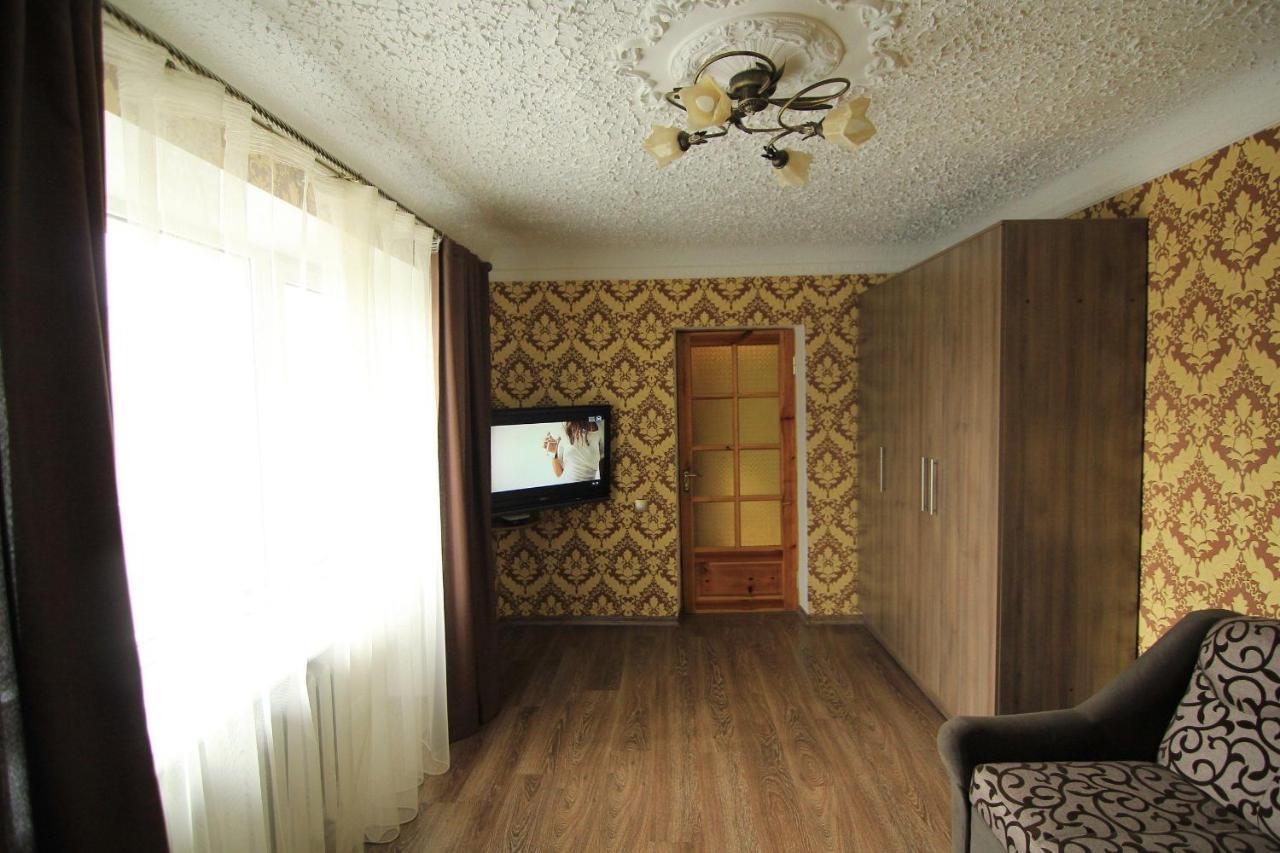 Сімейні Затишні Апартаменти В Самому Центрі Рівного Rivne Buitenkant foto